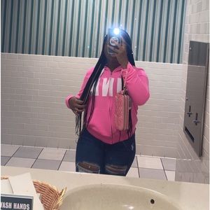 Meet your Posher, Caitlyn